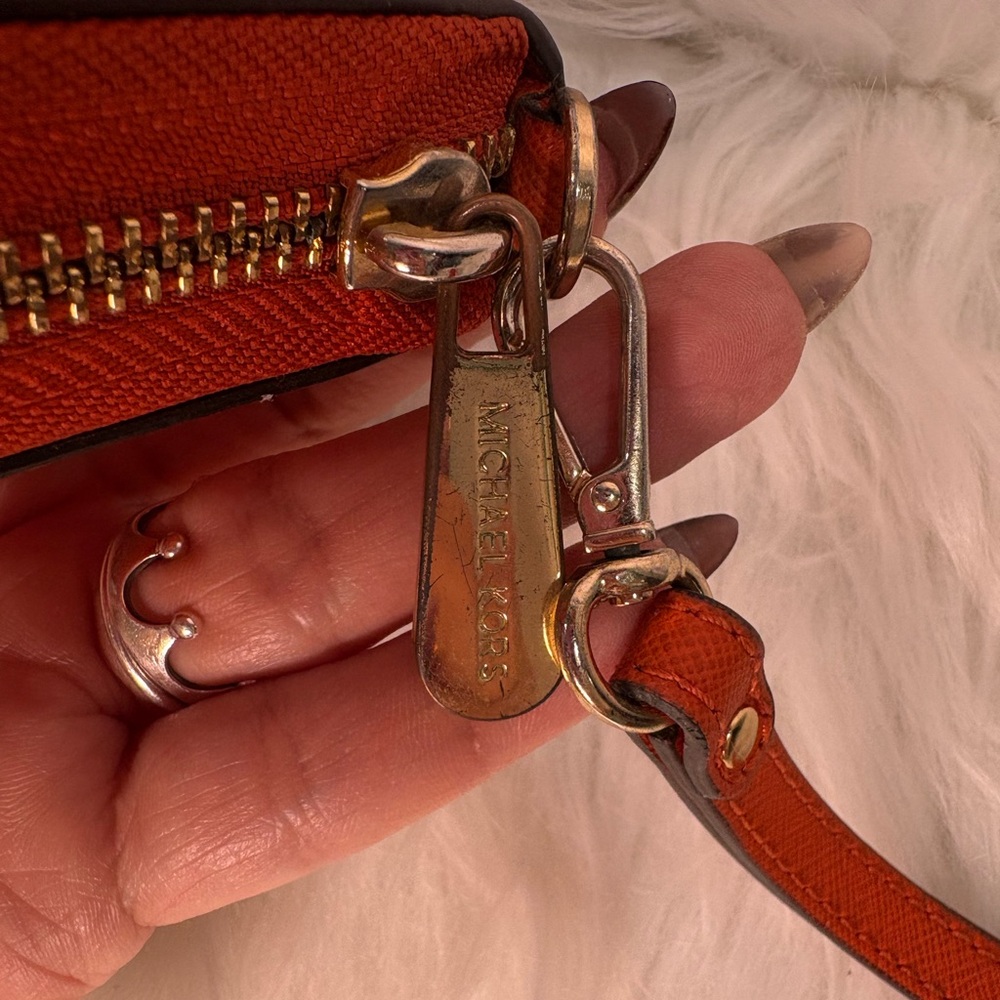 Michael Kors Bold Orange Charlotte Tote And Wallet - Picture 15 of 16